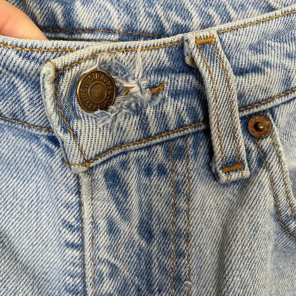 Lenny Upcycled Vintage Levi’s Jeans Light Wash Distressed Mom Jeans 90s Retro - Picture 4 of 16